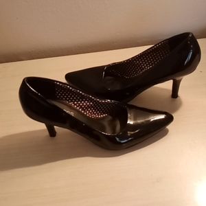 Zapato negro charol